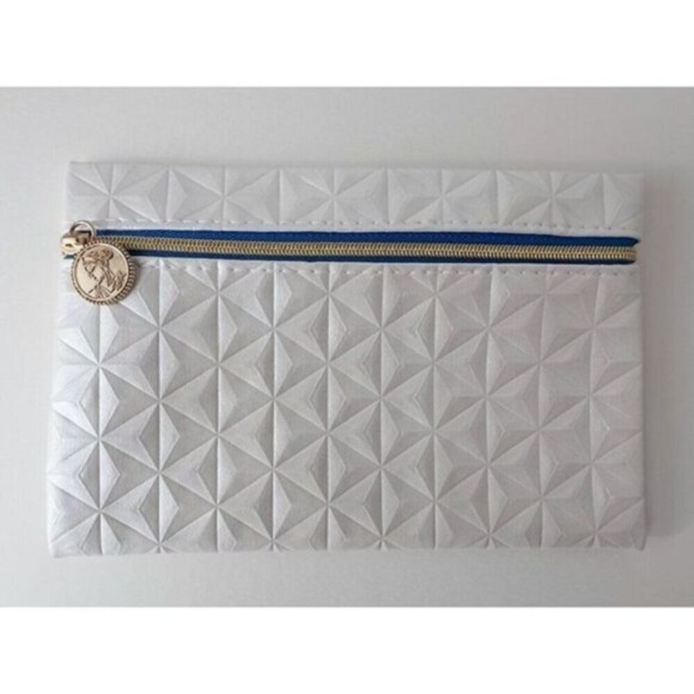 5/$20 NWOT Glam Bag March 2023 Greek Goddess Zipper White Geometric Texture
